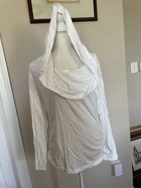 Lucy size M Hoodie/ Cowl